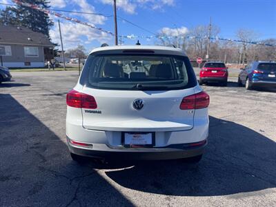 2017 Volkswagen Tiguan 2.0T S   - Photo 3 - Hobart, IN 46342