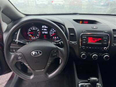 2017 Kia Forte LX   - Photo 9 - Hobart, IN 46342
