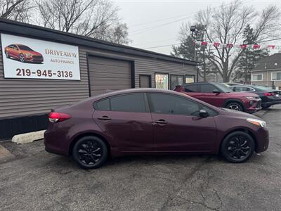 2017 Kia Forte LX   - Photo 6 - Hobart, IN 46342