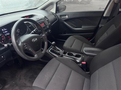 2017 Kia Forte LX   - Photo 7 - Hobart, IN 46342