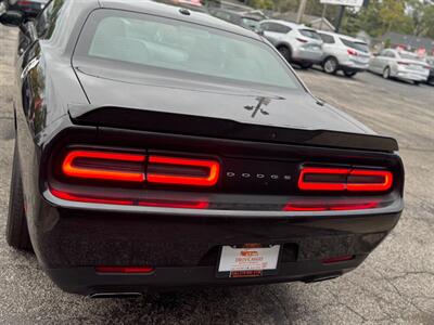 2018 Dodge Challenger SXT   - Photo 3 - Hobart, IN 46342