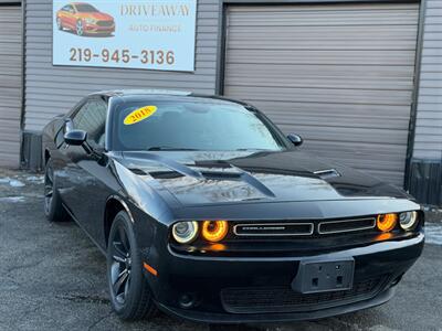 2018 Dodge Challenger SXT   - Photo 1 - Hobart, IN 46342