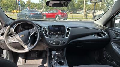 2024 Chevrolet Malibu LT   - Photo 9 - Hobart, IN 46342