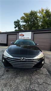 2019 Hyundai ELANTRA SE   - Photo 2 - Hobart, IN 46342