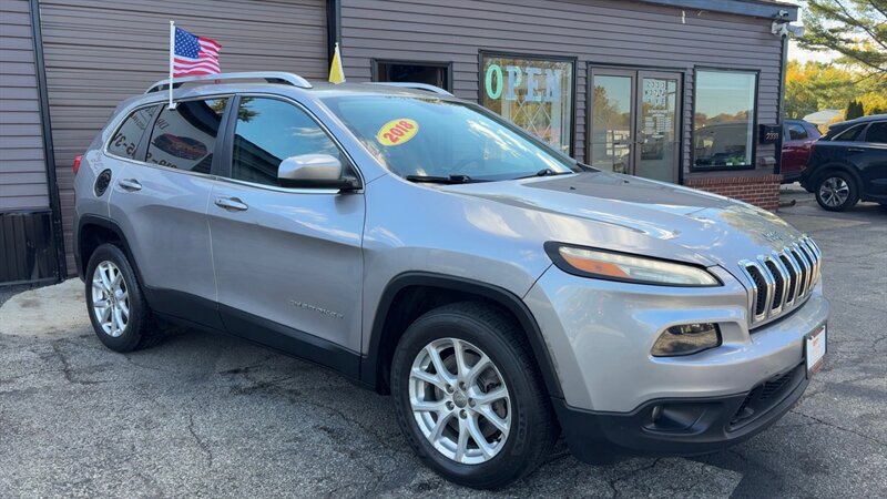 2018 Jeep Cherokee Latitude Plus   - Photo 1 - Hobart, IN 46342