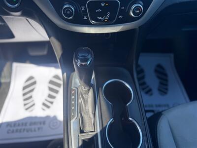 2020 Chevrolet Equinox LS   - Photo 10 - Hobart, IN 46342