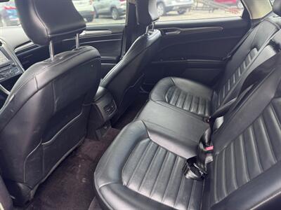 2017 Ford Fusion SE - Photo 8 - Hobart, IN 46342