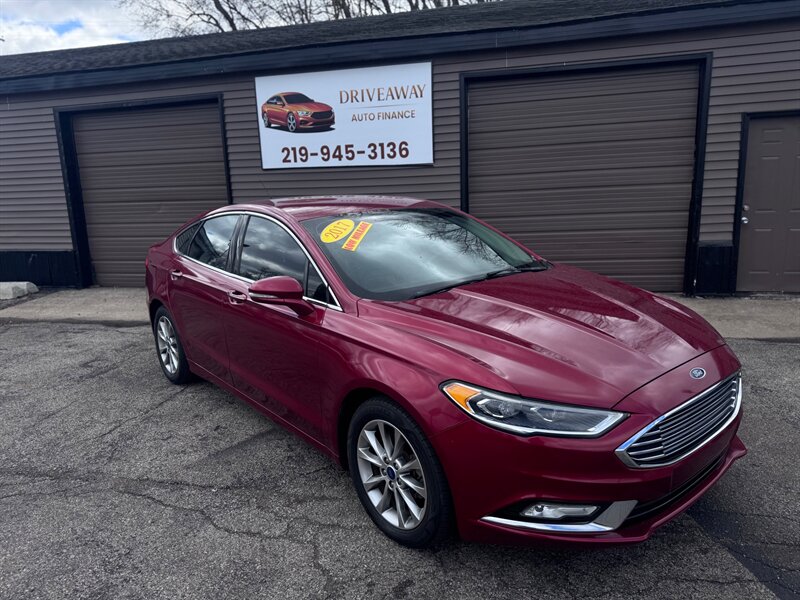 2017 Ford Fusion SE   - Photo 1 - Hobart, IN 46342