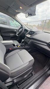 2019 Ford Escape SE - Photo 8 - Hobart, IN 46342
