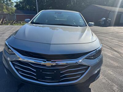 2024 Chevrolet Malibu LT   - Photo 2 - Hobart, IN 46342