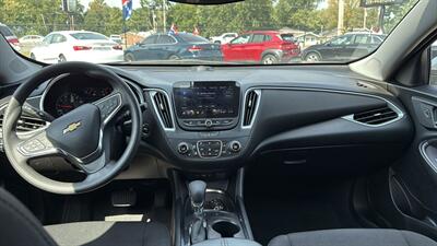 2024 Chevrolet Malibu LT   - Photo 10 - Hobart, IN 46342