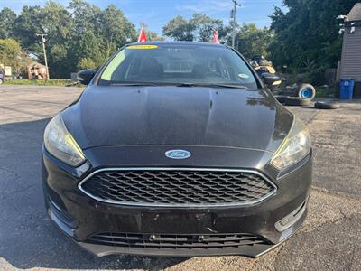 2015 Ford Focus SE   - Photo 2 - Hobart, IN 46342