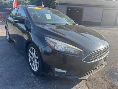 2015 Ford Focus SE   - Photo 1 - Hobart, IN 46342