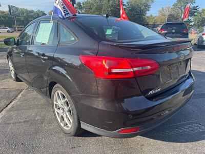 2015 Ford Focus SE   - Photo 5 - Hobart, IN 46342