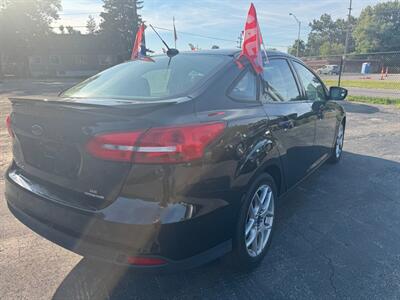 2015 Ford Focus SE   - Photo 7 - Hobart, IN 46342