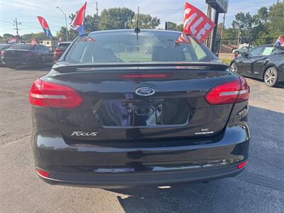 2015 Ford Focus SE   - Photo 6 - Hobart, IN 46342