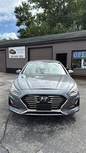 2020 Hyundai SONATA Limited   - Photo 2 - Hobart, IN 46342