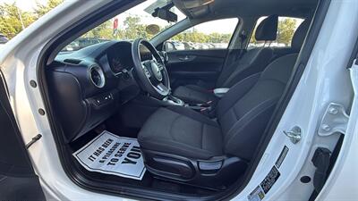 2020 Kia Forte FE   - Photo 7 - Hobart, IN 46342