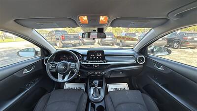 2020 Kia Forte FE   - Photo 9 - Hobart, IN 46342