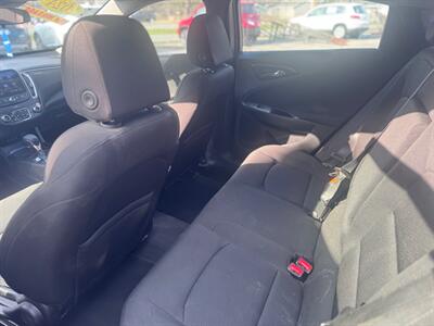 2024 Chevrolet Malibu LT   - Photo 8 - Hobart, IN 46342