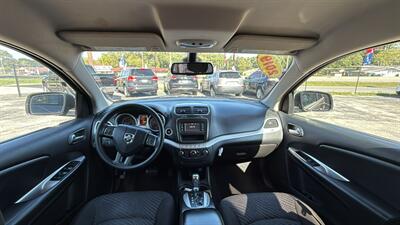 2019 Dodge Journey SE   - Photo 7 - Hobart, IN 46342