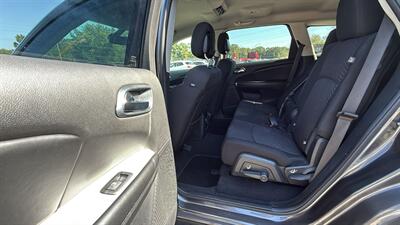 2019 Dodge Journey SE   - Photo 9 - Hobart, IN 46342