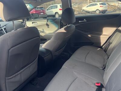 2011 Hyundai SONATA GLS   - Photo 8 - Hobart, IN 46342