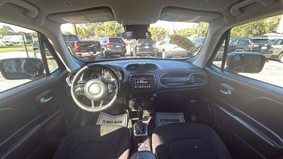 2020 Jeep Renegade Latitude   - Photo 9 - Hobart, IN 46342