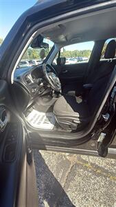 2020 Jeep Renegade Latitude   - Photo 7 - Hobart, IN 46342