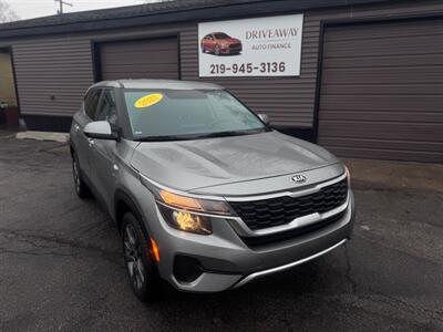 2021 Kia Seltos LX - Photo 1 - Hobart, IN 46342