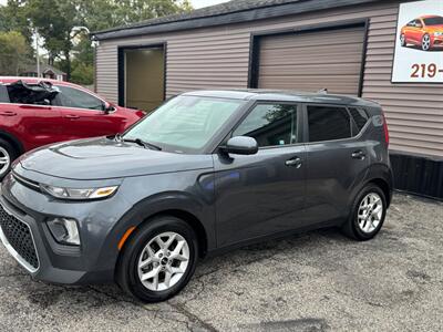 2021 Kia Soul S   - Photo 2 - Hobart, IN 46342
