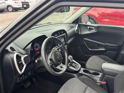 2021 Kia Soul S   - Photo 5 - Hobart, IN 46342