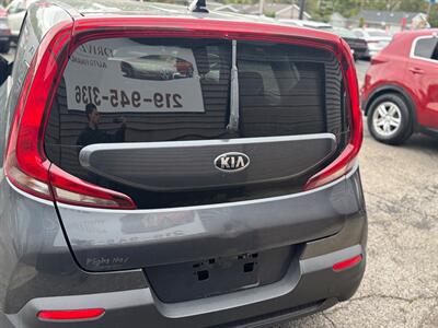 2021 Kia Soul S   - Photo 4 - Hobart, IN 46342