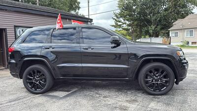 2019 Jeep Grand Cherokee Laredo   - Photo 7 - Hobart, IN 46342