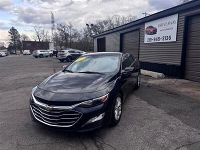 2023 Chevrolet Malibu LT   - Photo 3 - Hobart, IN 46342