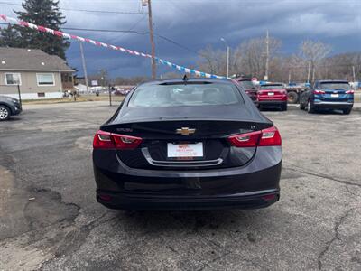 2023 Chevrolet Malibu LT   - Photo 5 - Hobart, IN 46342