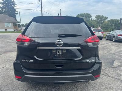 2018 Nissan Rogue SV   - Photo 6 - Hobart, IN 46342