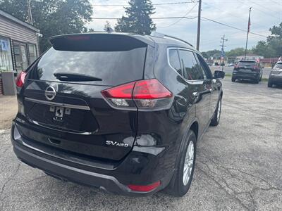 2018 Nissan Rogue SV   - Photo 5 - Hobart, IN 46342
