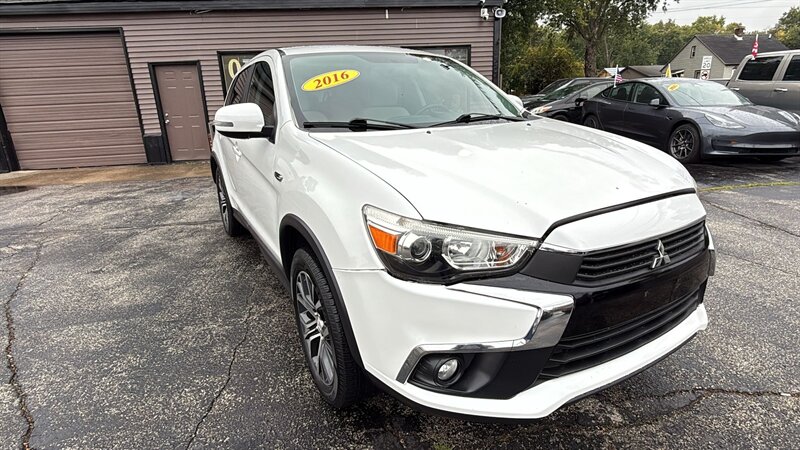 2016 Mitsubishi Outlander Sport 2.4 ES   - Photo 1 - Hobart, IN 46342