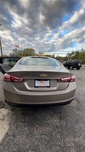 2022 Chevrolet Malibu LT   - Photo 5 - Hobart, IN 46342