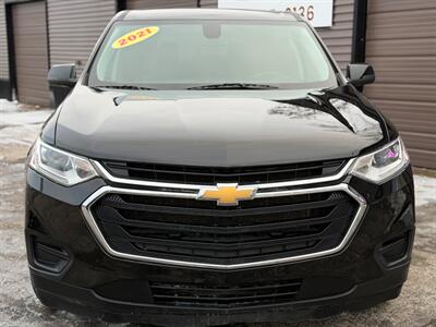 2021 Chevrolet Traverse LS   - Photo 2 - Hobart, IN 46342