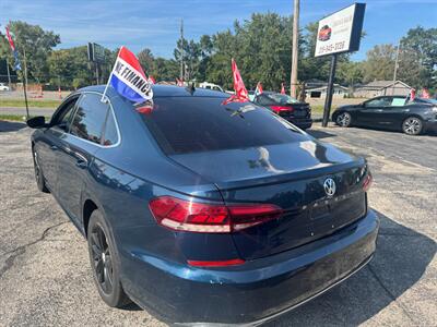 2020 Volkswagen Passat SE   - Photo 5 - Hobart, IN 46342