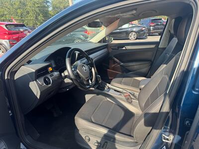 2020 Volkswagen Passat SE   - Photo 10 - Hobart, IN 46342