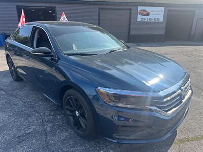 2020 Volkswagen Passat SE   - Photo 1 - Hobart, IN 46342
