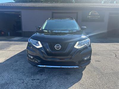2018 Nissan Rogue SV   - Photo 2 - Hobart, IN 46342