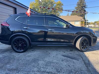2018 Nissan Rogue SV - Photo 8 - Hobart, IN 46342