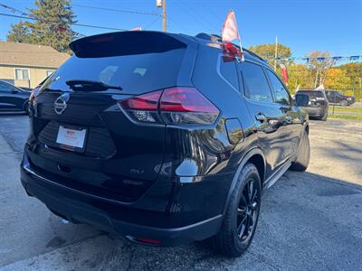 2018 Nissan Rogue SV - Photo 7 - Hobart, IN 46342