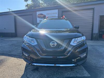 2018 Nissan Rogue SV - Photo 2 - Hobart, IN 46342