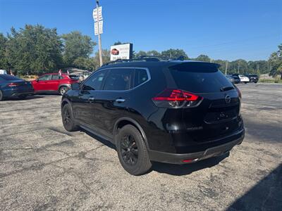 2018 Nissan Rogue SV   - Photo 5 - Hobart, IN 46342