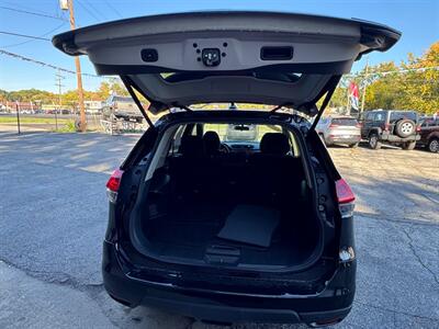 2018 Nissan Rogue SV - Photo 9 - Hobart, IN 46342